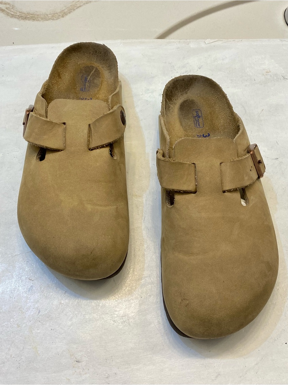 Birkenstock Boston clog, size 37. Women’s size 6, men’s size 4. Good condition